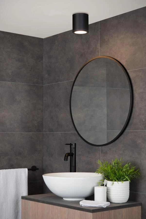 Lucide AVEN - Ceiling spotlight Bathroom - Ø 9 cm - 1xGU10 - IP65 - Black - ambiance 1